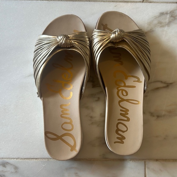 Sam Edelman gold knot slides - Picture 1 of 3